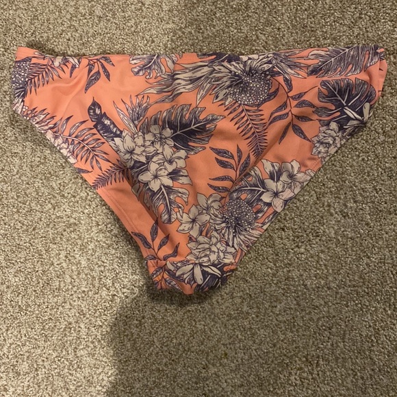 Maternity Bikini - Picture 5 of 6